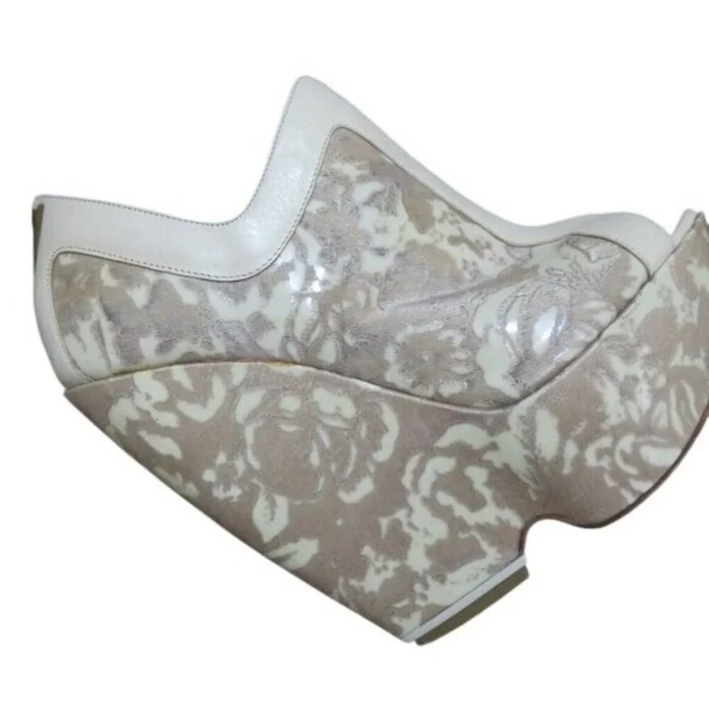 Nicholas Kirkwood Tan Nude Italian Leather & Floral Velvet Lace Platform Wedge 6